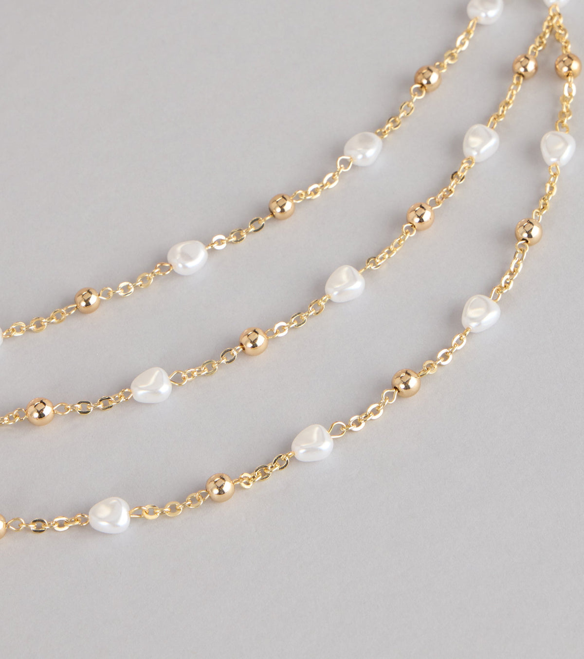 Delicate Glow Pearl Chain Belt