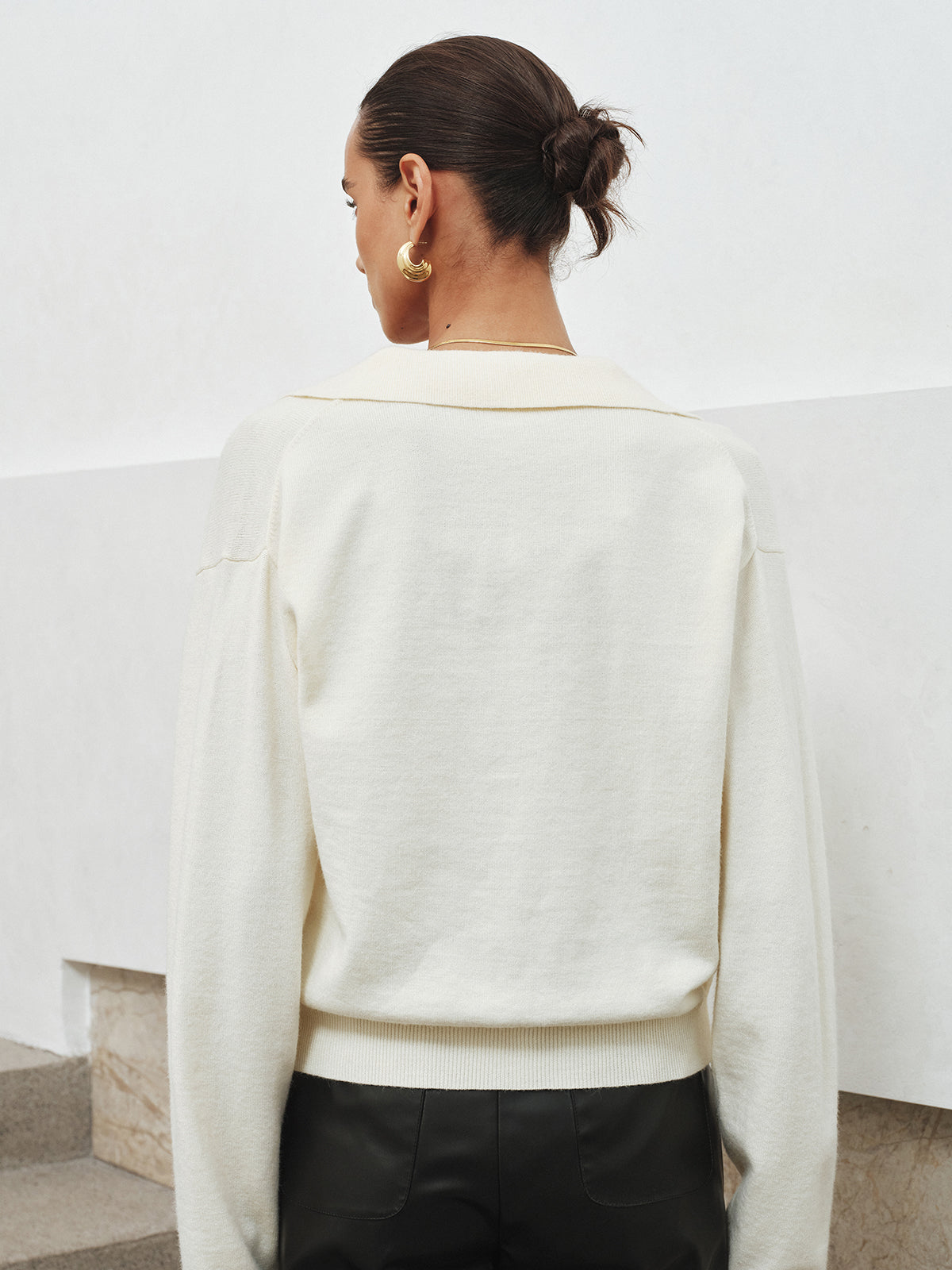 Ruffled Collared V-Neck Knit Top