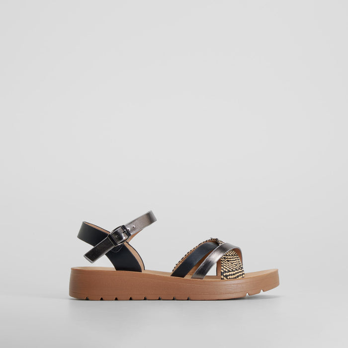 Sandalia plana trimaterial negra SENDA ROAD