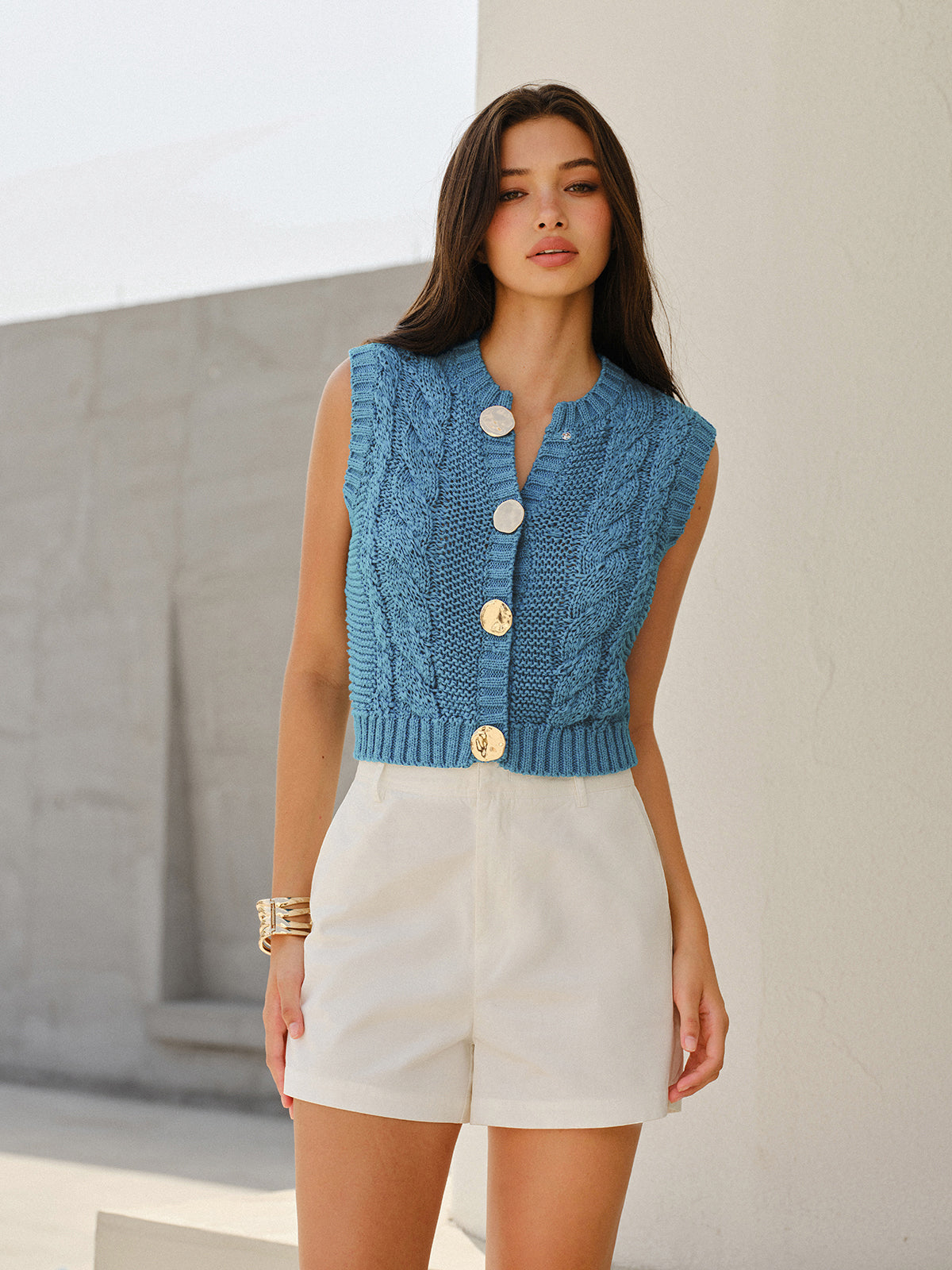Cable-Knit Sleeveless Buttoned Vest