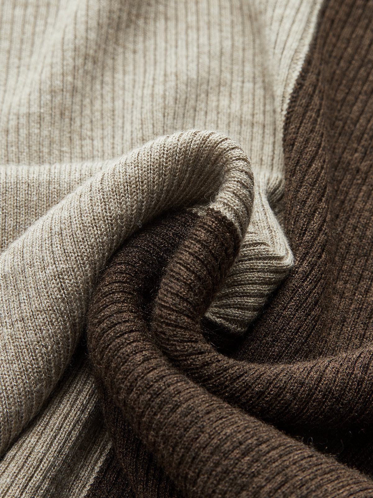 Two-Tone Turtleneck Ribbed Knit Top