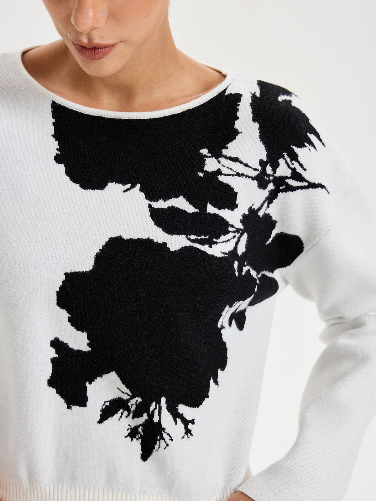 Ink-Wash Painting Pattern Round Neck Knit Top
