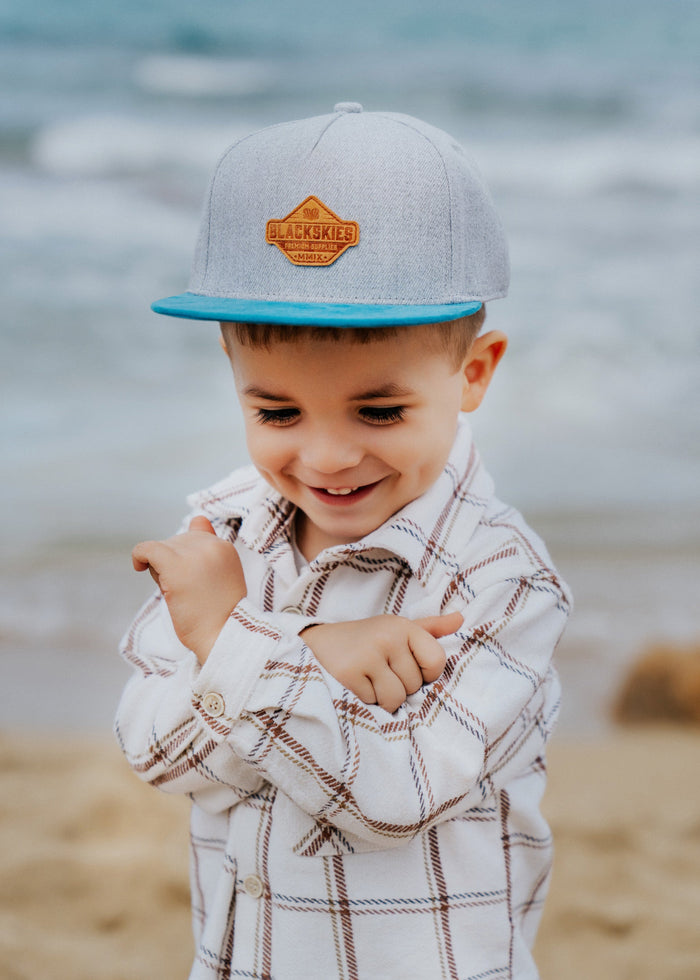 Blackskies-Essentials-Snapback-Kids-Cap-Grey-Light-blue-Light-blue-Model